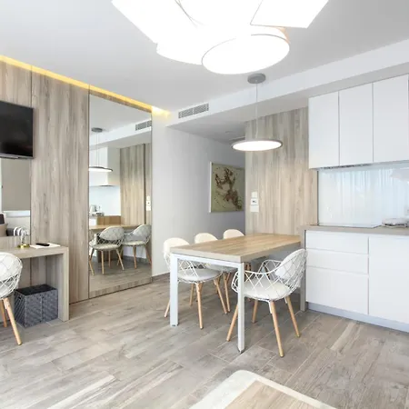 Kalamota House Aparthotel 4*