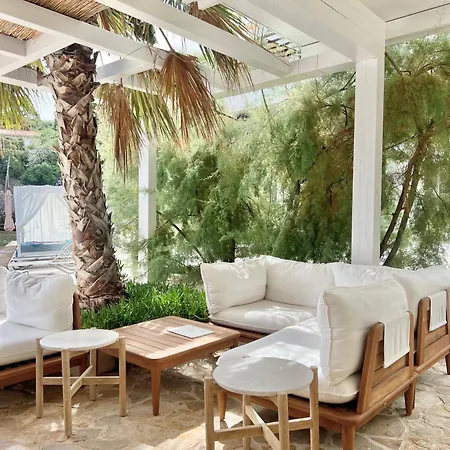 Aparthotel Kalamota House 4*