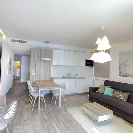 Kalamota House Aparthotel 4*