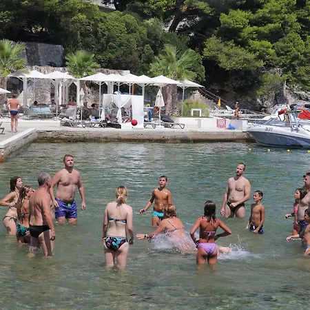 Kalamota House Aparthotel 4*