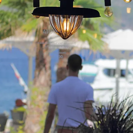 Apartahotel Kalamota House 4*