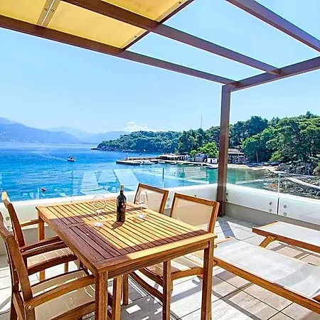 Aparthotel Kalamota House 4*