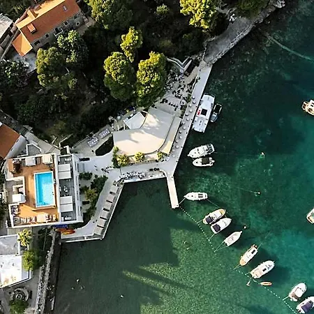 Kalamota House 4*