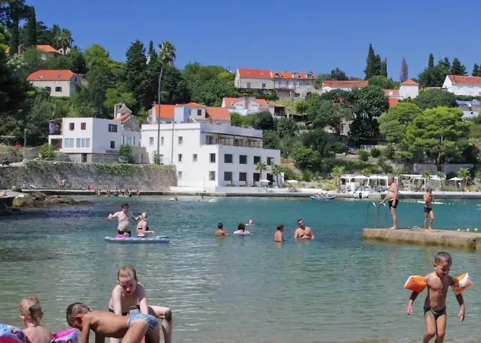 Kalamota House Aparthotel 4*